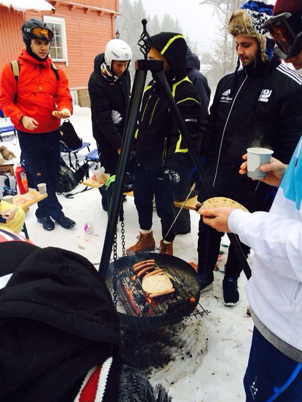 1797094 10153789853520137 1099833382 N 2