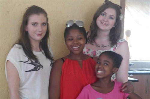 Tonje Og Sunni Med Soes