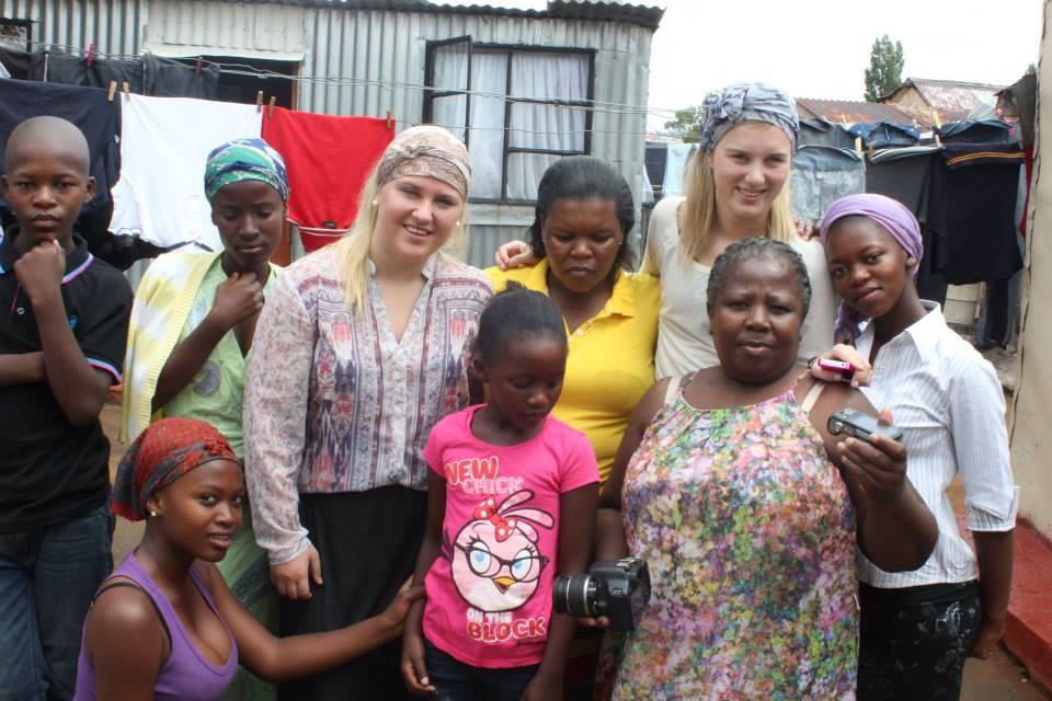 Eline Og Charlie Med Familie