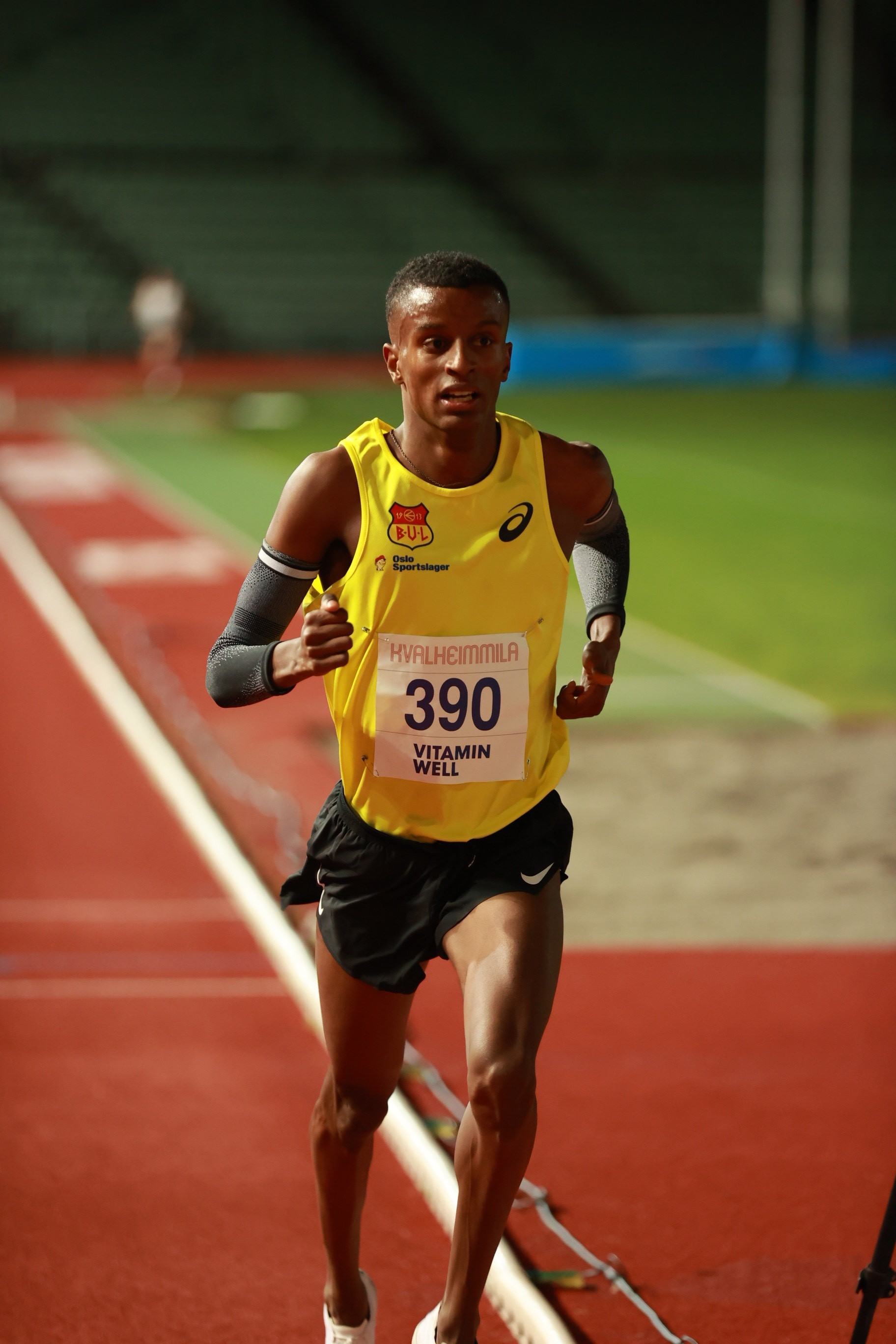 Simon Steinshamn konkurrerer i mellom- og langdistanseløp, samt terrengløp og gateløp. Simon var med da Norge løp inn til laggull i EM i terrengløp i november 2018 i Nederland sammen med Jakob Ingebrigtsen, Simen Halle Haugen, Håkon Stavik og Jonathan Vedvik. Simon gikk på Toppidrettslinja på Rønningen 2018/19. Personlig beste på sterke 8.03 på 3000m, 14.15 på 5000m og 29.26 på 10km gateløp. https://www.instagram.com/simonsteinshamn/ 