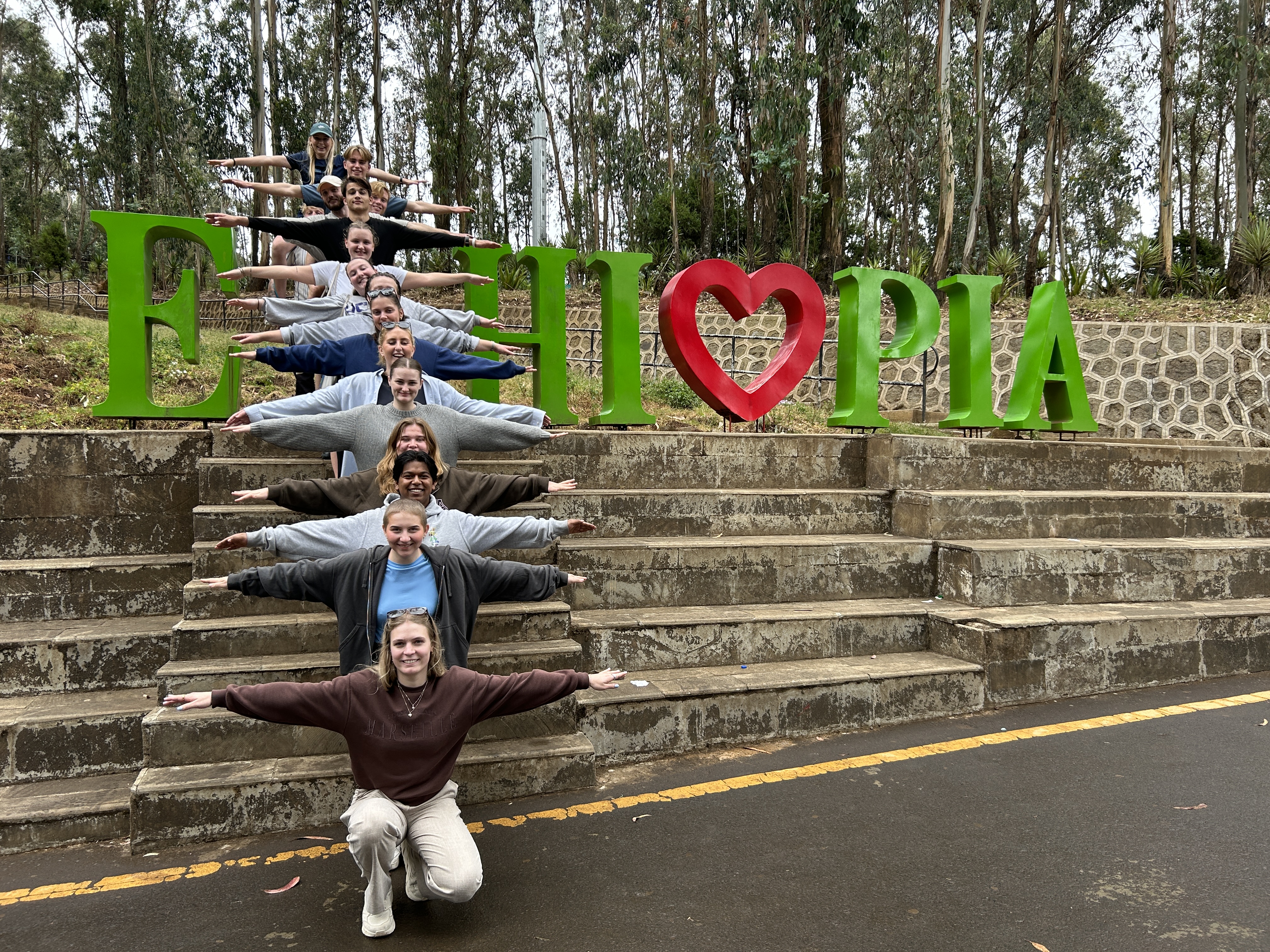 Etiopia Entoto gruppebilde.JPG