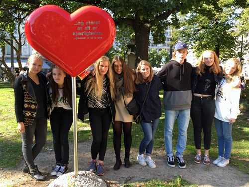 Hjerte uten for Domkirken 2015.JPG