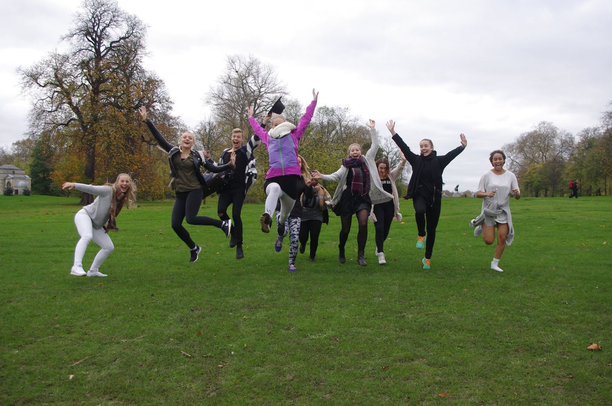 12244484 10205308748742655 1688547071621006356 O